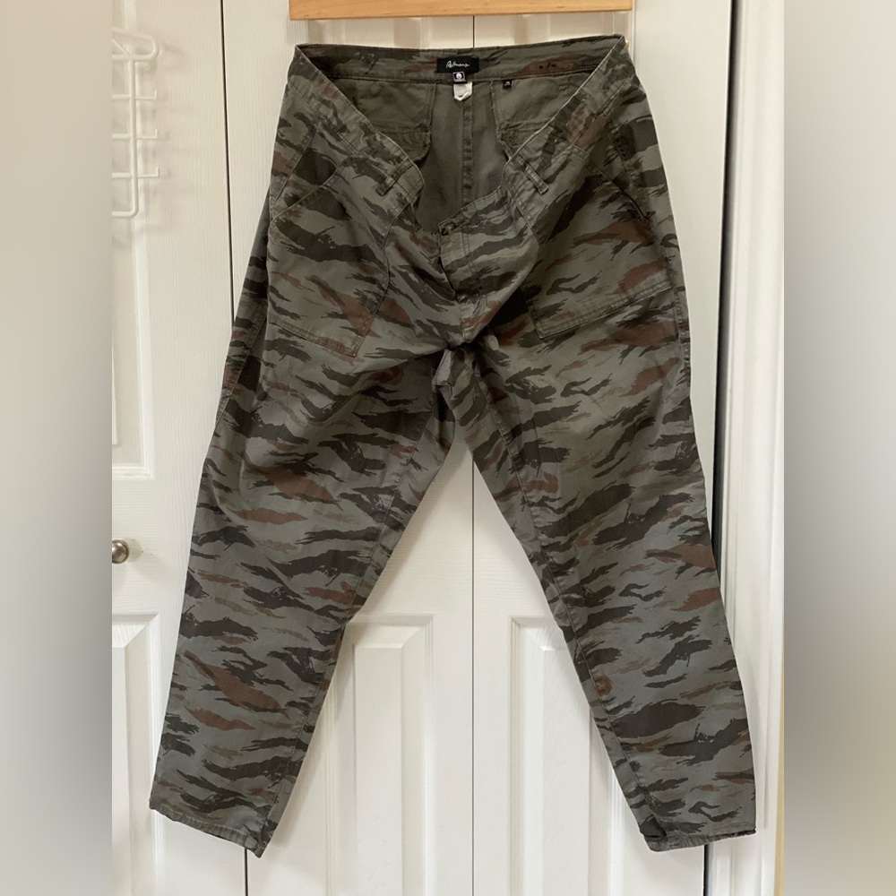 Reitmans size 20 petite twill Camo pants